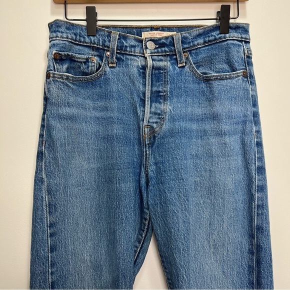 Levi’s Wedgie Straight Fit Button Fly Jeans Size 28 Raw Hem - Picture 7 of 14